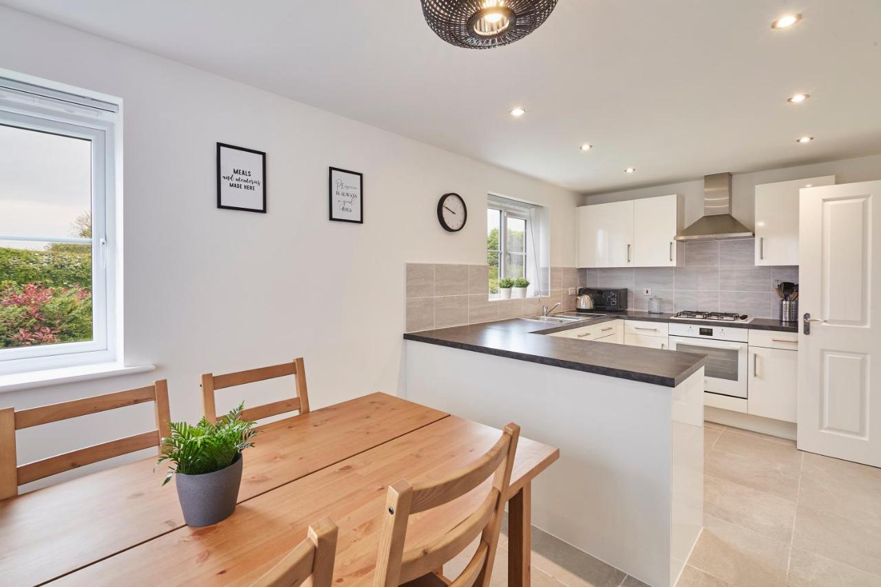 Host & Stay - Cayton Bay Cottage Екстер'єр фото