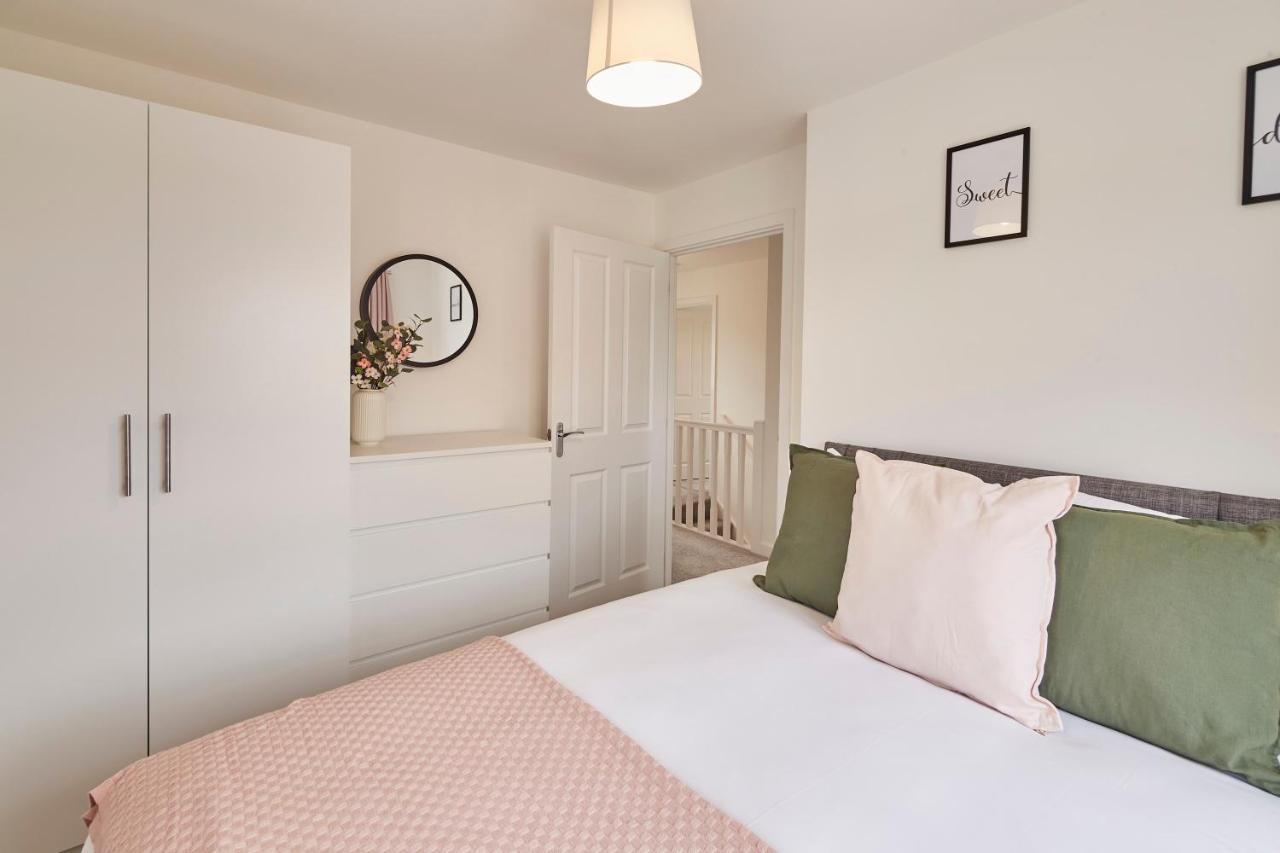 Host & Stay - Cayton Bay Cottage Екстер'єр фото