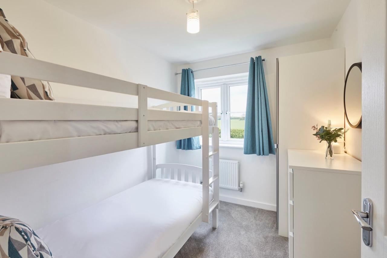 Host & Stay - Cayton Bay Cottage Екстер'єр фото